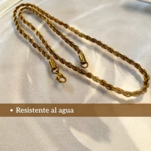 Cadena Resistente al Agua Imagen de la cadena de acero dorada con el texto Resistente al agua.