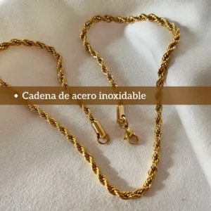 Cadena de Acero Inoxidable Cadena de acero inoxidable dorado con el cierre abierto.