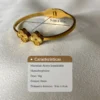 Características Pulsera Esclava Trébol Ficha de características de la pulsera de trébol: material, peso, grosor y diámetro interno de 5cm x 6cm.