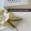 Packaging de Regalo Serelle Joyería Incluido Pulsera dorada junto a su caja y bolsa de regalo de la marca Serelle Joyería.